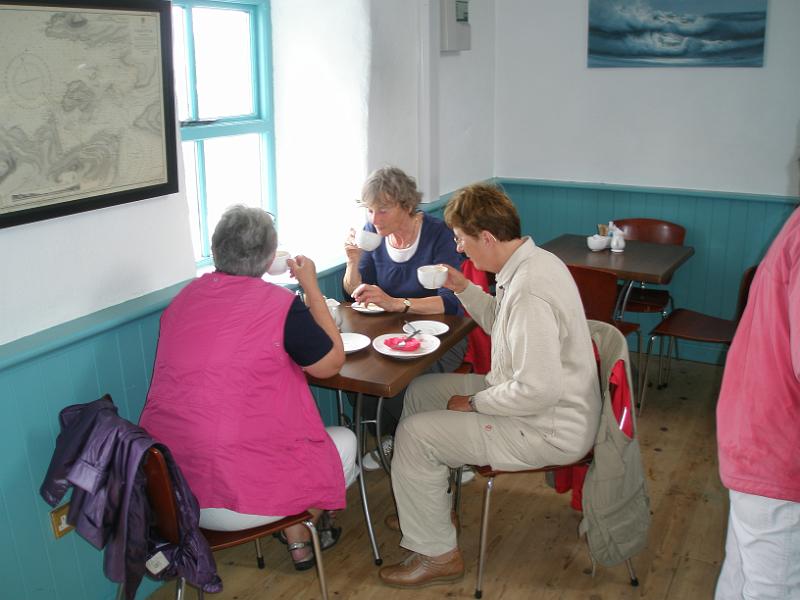 20100725c3 dames hebben koffie binnen.JPG